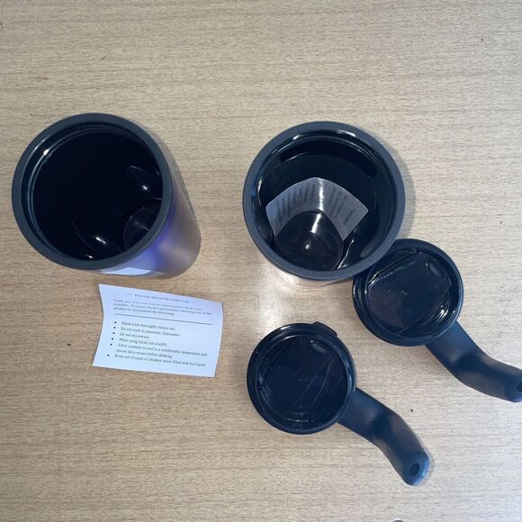 Pair Of University of Delaware Coffee Travel Mugs With Handles & Flip Top Lids - Picture 3 of 4